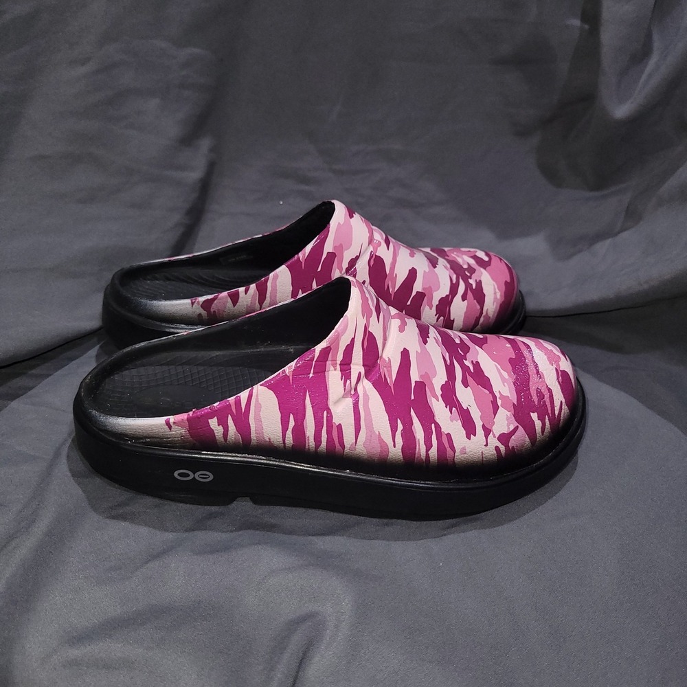 Oofos OOcloog Shoes Women's 8 Purple Pink Camo Slip On Recovery Comfort Shoes